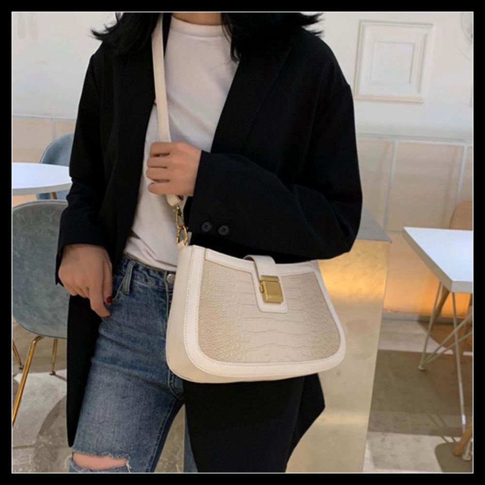 NEW LILLY Crossbody Shoulder Bag - Picture 3 of 5